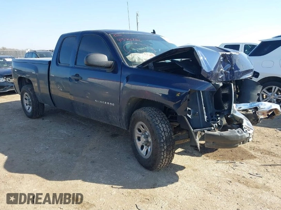 2010 Chevrolet Silverado 1500 LS with VIN 1GCSCREA5AZ134148, listed as a IAAI auction lot 41576732 with 211,421 mi miles. Bid and sale history available at carsss.com. Image 1.