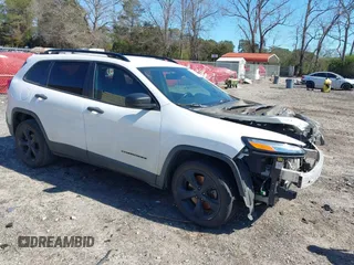 2017 Jeep Cherokee Sport z VIN 1C4PJLAB1HD240854, wystawiony jako IAAI lot #41817149 z przebiegiem 122 222 mil mil oraz . Historia ofert i sprzedaży dostępna na DreamBid. Obrazek 1.