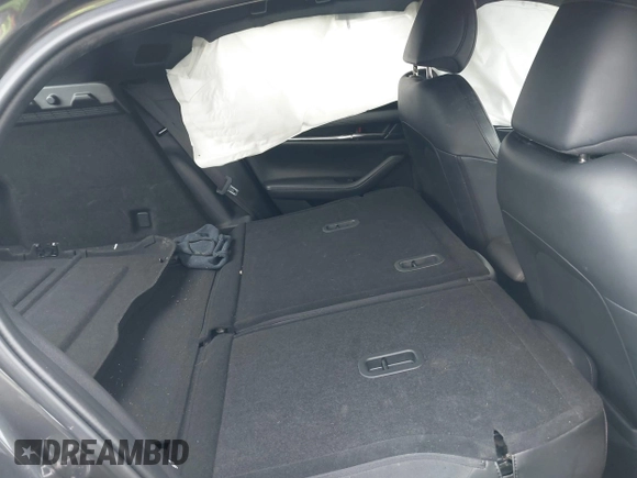2021 Mazda 3 Premium z VIN JM1BPAML1M1318708, wystawiony jako IAAI lot #42178243 z przebiegiem 62 455 mil mil oraz . Historia ofert i sprzedaży dostępna na DreamBid. Obrazek 8.