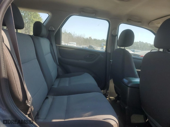 2003 Ford Escape XLS Popular with VIN 1FMYU92133KC05088, listed as a Copart auction lot 46972905 with 176,497 mi miles and Salvage Title. Bid and sale history available at carsss.com. Image 11.