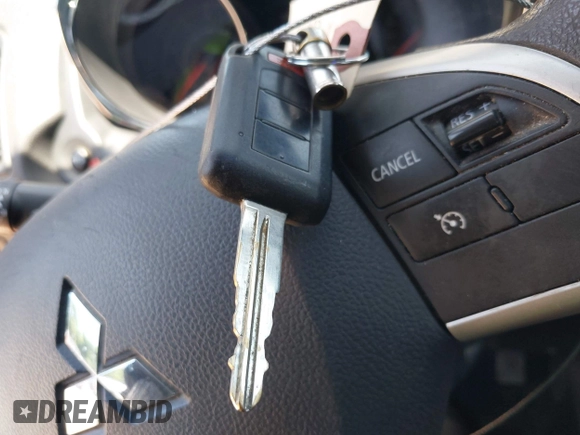 2019 Mitsubishi Outlander ES z VIN JA4AP3AU3KU027654, wystawiony jako IAAI lot #42235919 z przebiegiem 97 622 mil mil oraz . Historia ofert i sprzedaży dostępna na DreamBid. Obrazek 11.