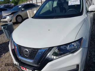 2017 Nissan Rogue SV z VIN KNMAT2MTXHP609952, wystawiony jako IAAI lot #42149361 z przebiegiem 105 911 mil mil oraz . Historia ofert i sprzedaży dostępna na DreamBid. Obrazek 6.