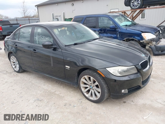 2011 BMW 3 Series 328i xDrive with VIN WBAPK7C50BA816306, listed as a IAAI auction lot 41950040 with 243,166 mi miles. Bid and sale history available at carsss.com. Image 1.