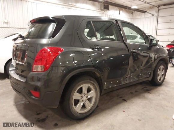 2019 Chevrolet Trax LS with VIN 3GNCJKSB4KL214510, listed as a IAAI auction lot 40640607 with 128,037 mi miles. Bid and sale history available at carsss.com. Image 4.