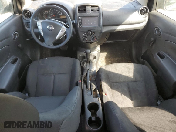 2019 Nissan Versa SV z VIN 3N1CN7AP9KL832688, wystawiony jako Copart lot #50632185 z przebiegiem 79 516 mil mil oraz Szkoda całkowita • Salvage title. Historia ofert i sprzedaży dostępna na DreamBid. Obrazek 8.