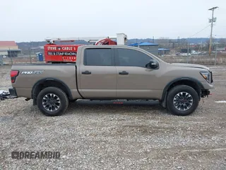 2024 Nissan Titan Pro-4X z VIN 1N6AA1ED0RN114614, wystawiony jako IAAI lot #41548196 z przebiegiem 3 405 mil mil oraz . Historia ofert i sprzedaży dostępna na DreamBid. Obrazek 14.