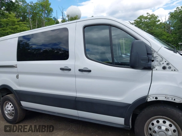 2020 Ford Transit Cargo z VIN 1FTBR2Y80LKB22354, wystawiony jako IAAI lot #42347579 z przebiegiem 64 513 mil mil oraz . Historia ofert i sprzedaży dostępna na DreamBid. Obrazek 13.