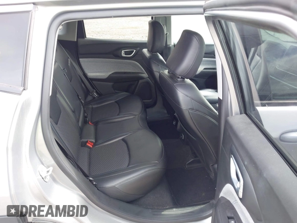 2022 Jeep Compass Latitude with VIN 3C4NJCBB2NT139477, listed as a IAAI auction lot 41965959 with 25,098 mi miles and . Bid and sale history available at carsss.com. Image 8.