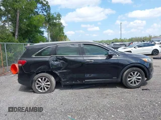 2017 Kia Sorento LX with VIN 5XYPGDA34HG293207, listed as a IAAI auction lot 42108117 with 187,998 mi miles and . Bid and sale history available at DreamBid. Image 12.