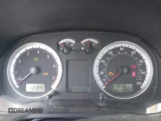 2004 Volkswagen Jetta GL z VIN 3VWRA69M34M031594, wystawiony jako IAAI lot #42565161 z przebiegiem 191 011 mil mil oraz . Historia ofert i sprzedaży dostępna na DreamBid. Obrazek 7.