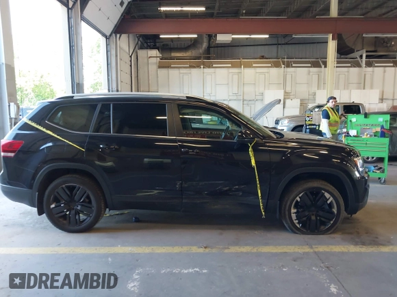 2019 Volkswagen Atlas SE with VIN 1V2UR2CA2KC515962, listed as a IAAI auction lot 42369371 with 81,629 mi miles and . Bid and sale history available at DreamBid. Image 13.