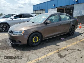2014 Volkswagen Jetta SE with VIN 3VWD07AJ7EM238592, listed as a Copart auction lot 60226725 with 135,412 mi miles and Clean title. Bid and sale history available at DreamBid. Image 1.