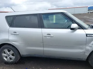 2019 Kia Soul z VIN KNDJN2A24K7676852, wystawiony jako IAAI lot #41932846 z przebiegiem 59 062 mil mil oraz . Historia ofert i sprzedaży dostępna na DreamBid. Obrazek 13.