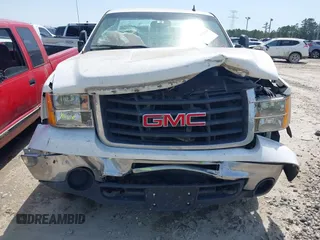2009 GMC Sierra 2500HD z VIN 1GDHC44K49F172342, wystawiony jako IAAI lot #42172314 z przebiegiem 372 877 mil mil oraz . Historia ofert i sprzedaży dostępna na DreamBid. Obrazek 6.