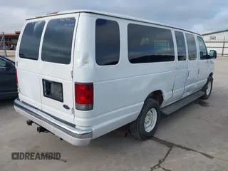 2003 Ford Econoline Passenger XL with VIN 1FDSS31L13HB83911, listed as a IAAI auction lot 42213376 with 236,989 mi miles. Bid and sale history available at carsss.com. Image 4.