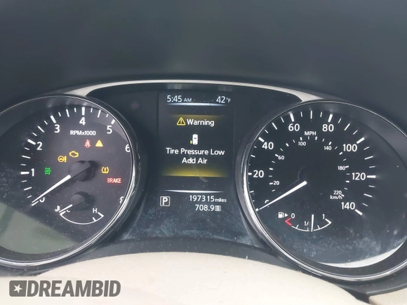 2014 Nissan Rogue SV with VIN 5N1AT2MV4EC750368, listed as a IAAI auction lot 41555157 with 197,315 mi miles. Bid and sale history available at carsss.com. Image 16.