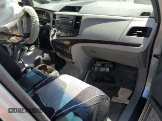 2014 Toyota Sienna XLE with VIN 5TDYK3DC7ES523796, listed as a Copart auction lot 52195795 with 0 mi miles and Salvage Title. Bid and sale history available at carsss.com. Image 8.