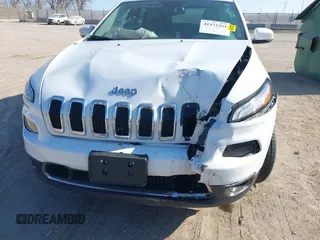 2017 Jeep Cherokee Limited with VIN 1C4PJMDB7HW647325, listed as a IAAI auction lot 41472364 with 37,129 mi miles and . Bid and sale history available at DreamBid. Image 6.