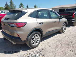 2020 Ford Escape S z VIN 1FMCU9F69LUB90911, wystawiony jako IAAI lot #42223766 z przebiegiem 75 731 mil mil oraz . Historia ofert i sprzedaży dostępna na DreamBid. Obrazek 4.