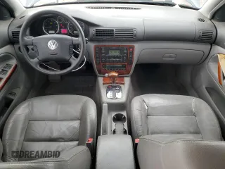 2003 Volkswagen Passat GLX z VIN WVWYH63B93E307461, wystawiony jako Copart lot #81961384 z przebiegiem 139 029 mil mil oraz Szkoda całkowita • Salvage title. Historia ofert i sprzedaży dostępna na DreamBid. Obrazek 8.