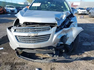 2015 Chevrolet Trax LT with VIN 3GNCJRSB6FL256031, listed as a IAAI auction lot 41995499 with 110,931 mi miles. Bid and sale history available at carsss.com. Image 17.
