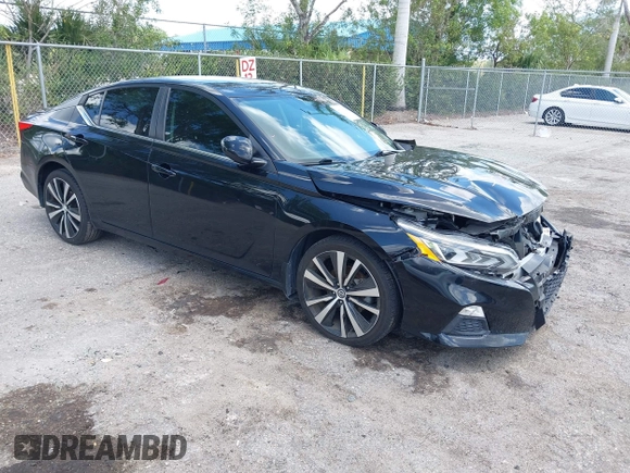 2020 Nissan Altima SR with VIN 1N4BL4CV5LC186805, listed as a IAAI auction lot 41933524 with 59,050 mi miles and . Bid and sale history available at carsss.com. Image 1.