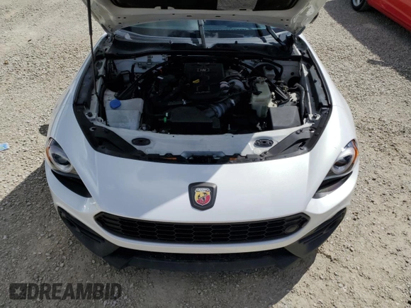 2017 FIAT 124 Spider Elaborazione Abarth z VIN JC1NFAEK3H0122865, wystawiony jako Copart lot #74121844 z przebiegiem 42 643 mil mil oraz Szkoda całkowita • Salvage title. Historia ofert i sprzedaży dostępna na DreamBid. Obrazek 11.