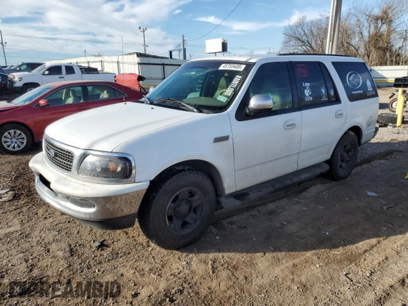 1998 Ford Expedition XLT with VIN 1FMRU17LXWLB16987, listed as a Copart auction lot 45755405 with 152,436 mi miles and Salvage Title. Bid and sale history available at carsss.com. Image 1.