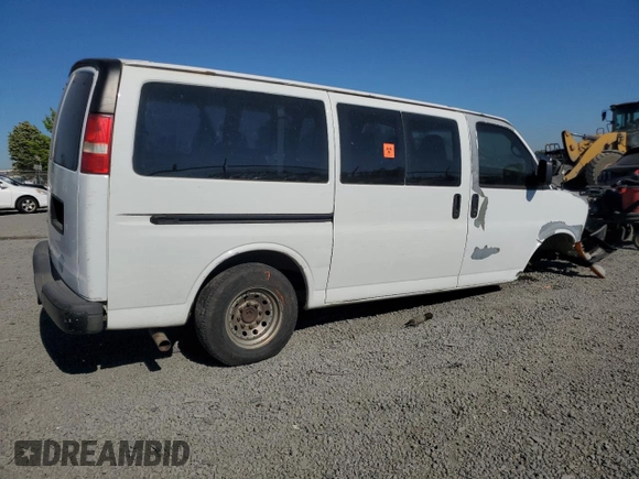 2007 Chevrolet Express Passenger z VIN 1GAHG35U271208048, wystawiony jako Copart lot #62064964 z przebiegiem Nie podano mil oraz Szkoda całkowita • Salvage title. Historia ofert i sprzedaży dostępna na DreamBid. Obrazek 3.