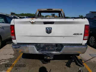 2017 Ram 2500 Tradesman z VIN 3C6UR5HJ9HG719988, wystawiony jako Copart lot #58069794 z przebiegiem Nie podano mil oraz Nie do naprawy • Non repairable. Historia ofert i sprzedaży dostępna na DreamBid. Obrazek 6.