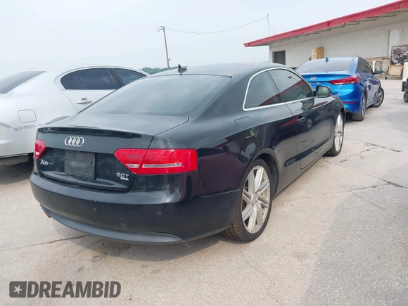 2012 Audi A5 Premium Plus z VIN WAULFAFR0CA014435, wystawiony jako IAAI lot #42289236 z przebiegiem 174 950 mil mil oraz . Historia ofert i sprzedaży dostępna na DreamBid. Obrazek 4.