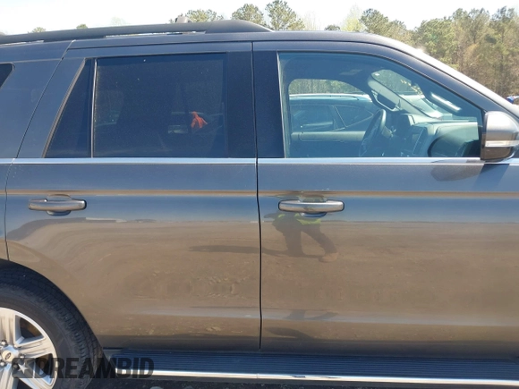 2021 Ford Expedition XLT z VIN 1FMJU1HT7MEA03432, wystawiony jako IAAI lot #41835841 z przebiegiem 84 977 mil mil oraz . Historia ofert i sprzedaży dostępna na DreamBid. Obrazek 14.