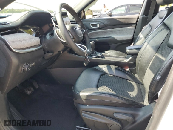 2023 Jeep Compass Latitude z VIN 3C4NJDBN3PT552804, wystawiony jako Copart lot #59872285 z przebiegiem 23 310 mil mil oraz Szkoda całkowita • Salvage title. Historia ofert i sprzedaży dostępna na DreamBid. Obrazek 7.