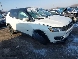 2020 Jeep Compass Latitude with VIN 3C4NJDBB8LT157310, listed as a IAAI auction lot 41410188 with 1 mi miles. Bid and sale history available at carsss.com. Image 1.