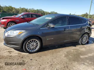 2016 Ford Focus Electric z VIN 1FADP3R48GL407096, wystawiony jako Copart lot #80754803 z przebiegiem 48 663 mil mil oraz . Historia ofert i sprzedaży dostępna na DreamBid. Obrazek 1.