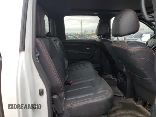 2023 Nissan Titan SV z VIN 1N6AA1ED7PN116504, wystawiony jako Copart lot #77986734 z przebiegiem 31 392 mil mil oraz Szkoda całkowita • Salvage title. Historia ofert i sprzedaży dostępna na DreamBid. Obrazek 10.
