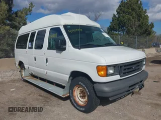 2005 Ford Econoline Cargo with VIN 1FTNE24W35HA45220, listed as a IAAI auction lot 41904249 with 91,172 mi miles. Bid and sale history available at carsss.com. Image 1.