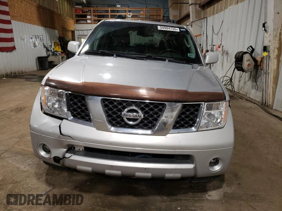2005 Nissan Pathfinder SE z VIN 5N1AR18W15C738173, wystawiony jako Copart lot #54994755 z przebiegiem 154 776 mil mil oraz Czysty tytuł • Clean title. Historia ofert i sprzedaży dostępna na DreamBid. Obrazek 5.