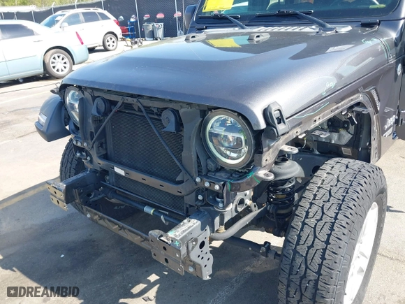 2020 Jeep Wrangler Unlimited Sport Altitude with VIN 1C4HJXDG7LW215344, listed as a IAAI auction lot 41924460 with 51,802 mi miles. Bid and sale history available at carsss.com. Image 6.