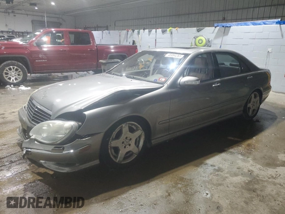 2004 Mercedes-Benz S-Class 5.0L with VIN WDBNG84J54A387825, listed as a Copart auction lot 45894265 with 0 mi miles and Salvage Title. Bid and sale history available at carsss.com. Image 1.