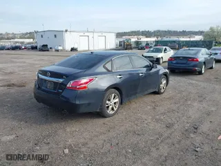 2014 Nissan Altima 2.5 SV with VIN 1N4AL3AP0EC141266, listed as a IAAI auction lot 42012569 with 211,877 mi miles. Bid and sale history available at carsss.com. Image 4.