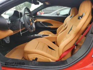 2024 Ferrari 296 GTB z VIN ZFF99SLA9R0310238, wystawiony jako Copart lot #81647524 z przebiegiem Nie podano mil oraz Szkody całkowita. Historia ofert i sprzedaży dostępna na DreamBid. Obrazek 7.
