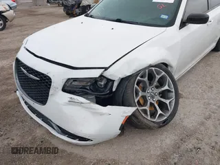 2018 Chrysler 300 Touring L z VIN 2C3CCAAG5JH320468, wystawiony jako IAAI lot #42129913 z przebiegiem 188 134 mil mil oraz . Historia ofert i sprzedaży dostępna na DreamBid. Obrazek 6.