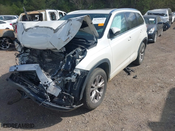 2014 Toyota Highlander XLE with VIN 5TDKKRFH7ES028046, listed as a IAAI auction lot 41792653 with 1 mi miles. Bid and sale history available at carsss.com. Image 2.