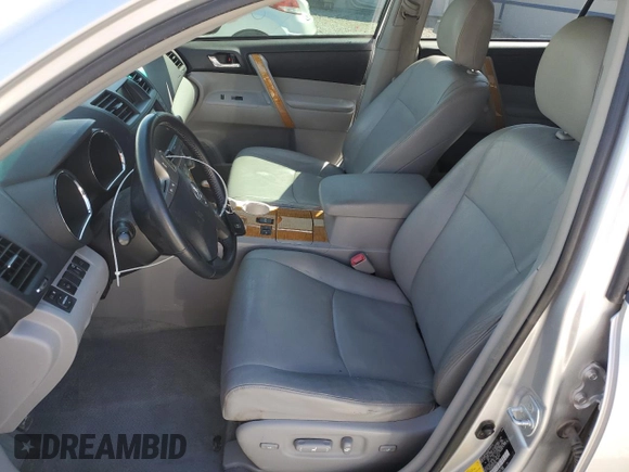 2008 Toyota Highlander Hybrid Limited with VIN JTEEW44AX82013252, listed as a Copart auction lot 52811935 with 200,042 mi miles and Salvage Title. Bid and sale history available at carsss.com. Image 7.