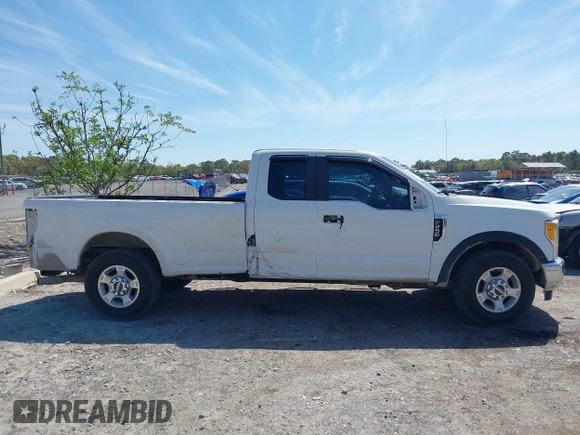 2017 Ford F-250 XLT with VIN 1FT7X2A65HEC84281, listed as a IAAI auction lot 41807451 with 50,208 mi miles and . Bid and sale history available at DreamBid. Image 14.