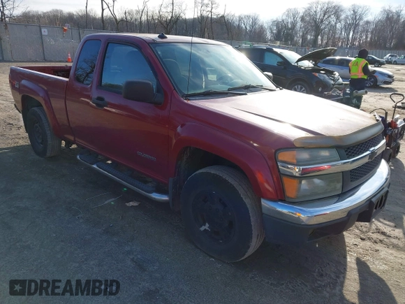 2004 Chevrolet Colorado LS Z71 with VIN 1GCDT196348221427, listed as a IAAI auction lot 41546971 with 114,467 mi miles. Bid and sale history available at carsss.com. Image 1.