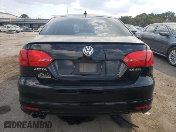 2013 Volkswagen Jetta SEL z VIN 3VWGX7AJ1DM400160, wystawiony jako Copart lot #69621884 z przebiegiem 135 059 mil mil oraz Szkoda całkowita • Salvage title. Historia ofert i sprzedaży dostępna na DreamBid. Obrazek 6.