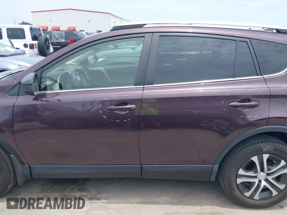 2018 Toyota RAV4 LE с VIN 2T3BFREV9JW850710, выставлен на аукционе IAAI как лот 42261615 с пробегом 69 869 миль миль и . История ставок и продаж доступна на DreamBid. Изображение 15.