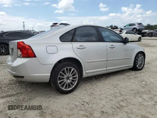 2009 Volvo S40 2.4L с VIN YV1MS382792459041, выставлен на аукционе Copart как лот 72120914 с пробегом 111 834 миль миль и Списание • Salvage title. История ставок и продаж доступна на DreamBid. Изображение 3.